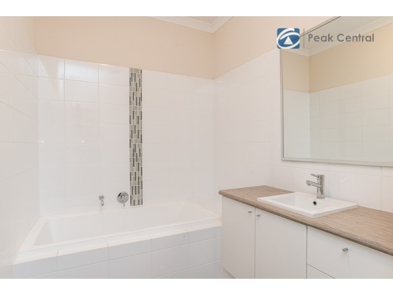2/65 Baler Court, Hammond Park WA 6164