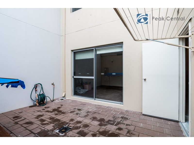 2/65 Baler Court, Hammond Park WA 6164