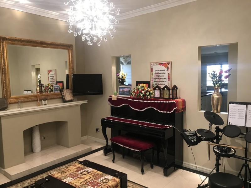 2 Sunflower Road, Success WA 6164