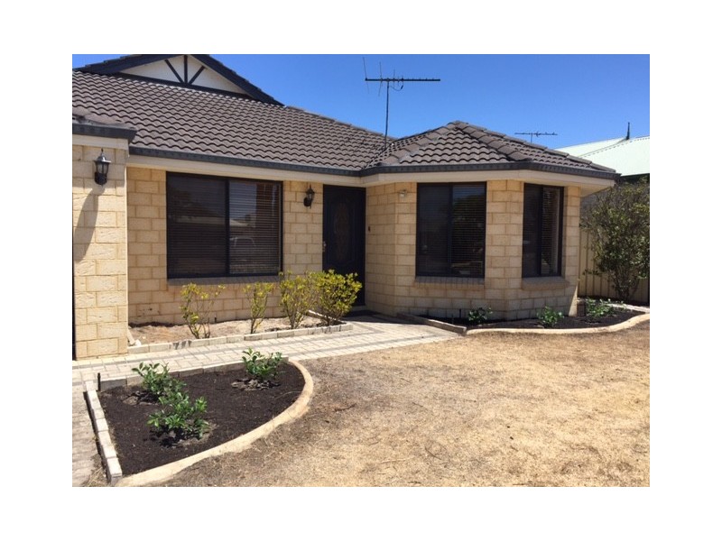 6 Sherbourne Cnr, Success WA 6164