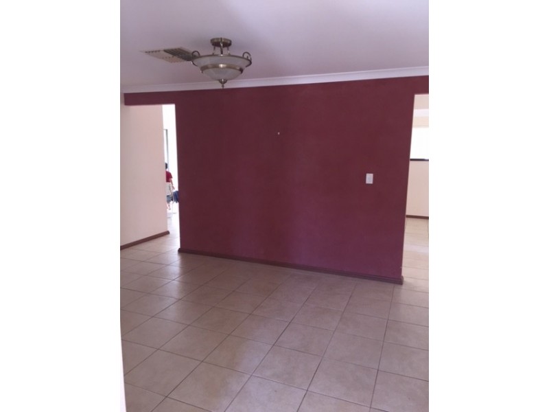 6 Sherbourne Cnr, Success WA 6164