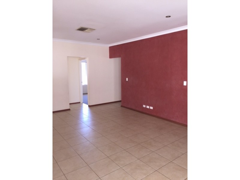 6 Sherbourne Cnr, Success WA 6164