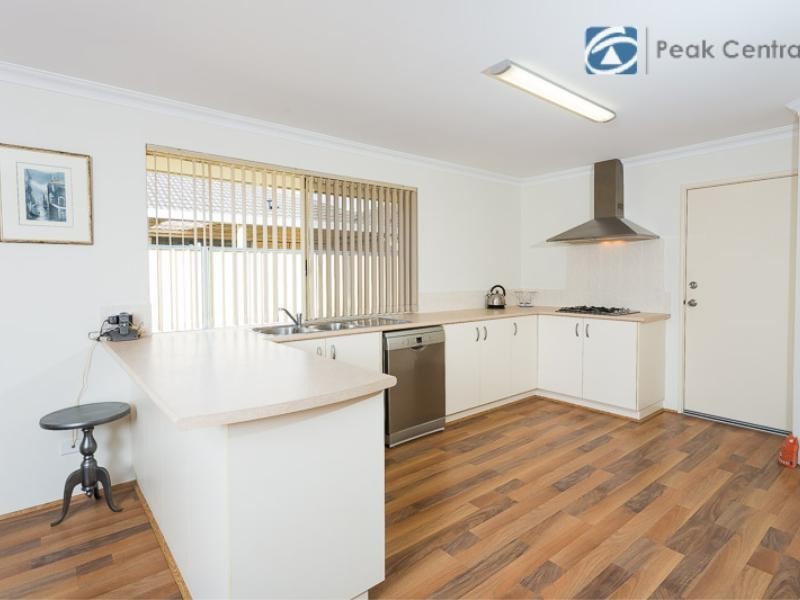 8 Crockett Way, Success WA 6164