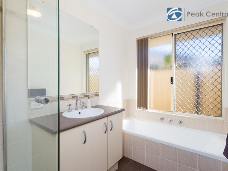 8 Crockett Way, Success WA 6164