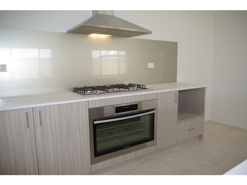 14 McIntosh Street, Hammond Park WA 6164