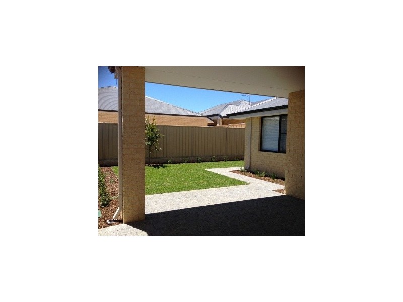 14 McIntosh Street, Hammond Park WA 6164