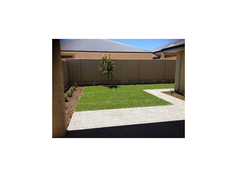 14 McIntosh Street, Hammond Park WA 6164