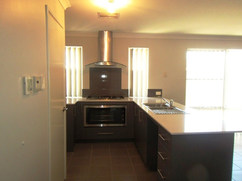 91 Litchfield Circle, Wandi WA 6167