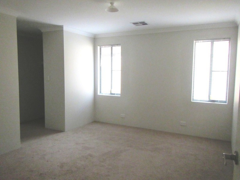 14 McIntosh Street, Hammond Park WA 6164