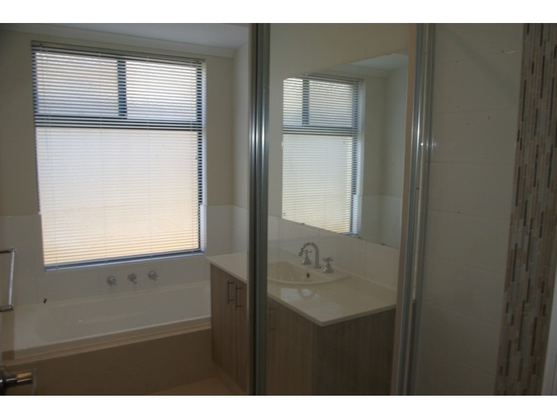 14 McIntosh Street, Hammond Park WA 6164