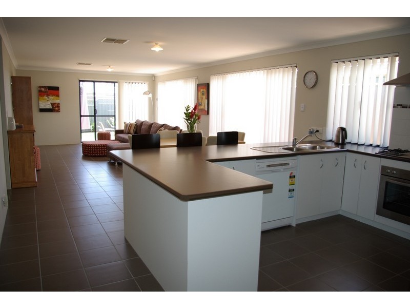 58 Abingdon Crescent, Wellard WA 6170