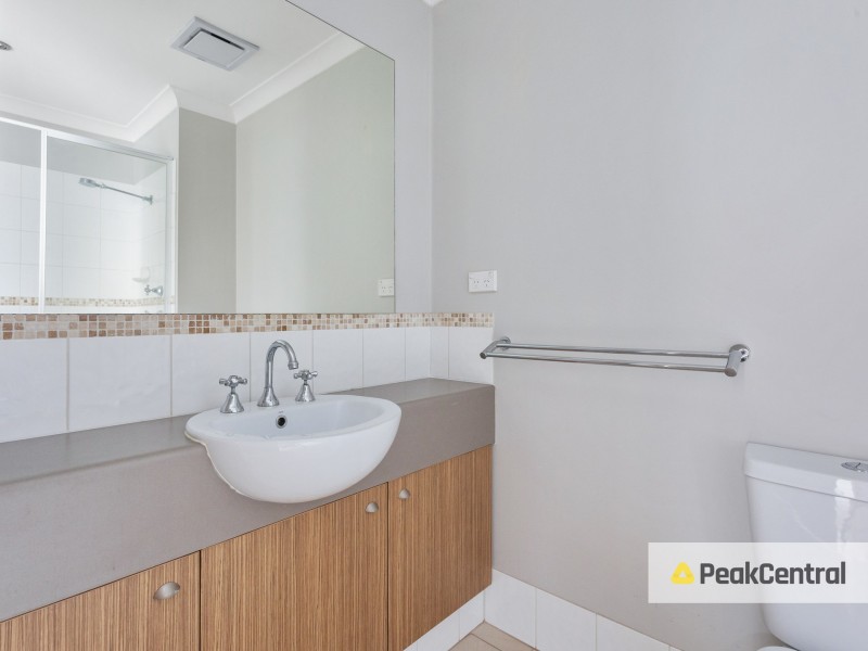 18/105 Wentworth Parade, Success WA 6164