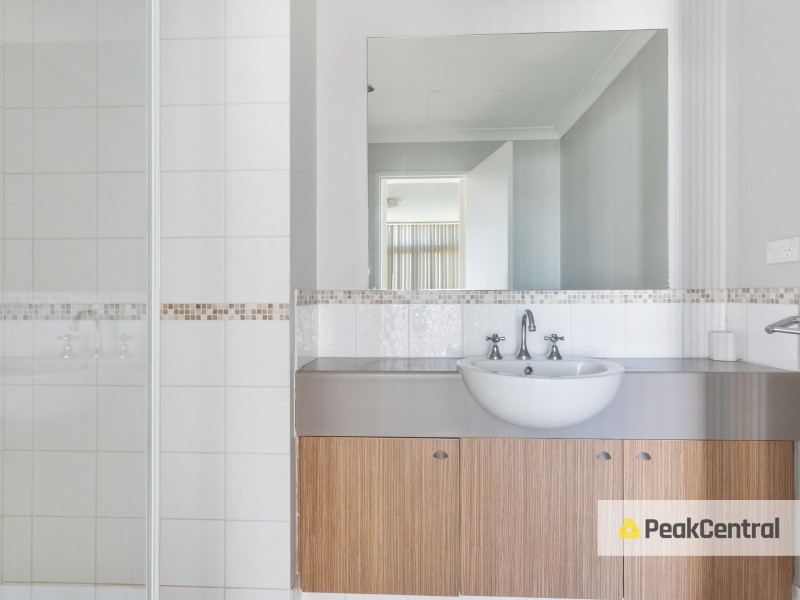 18/105 Wentworth Parade, Success WA 6164