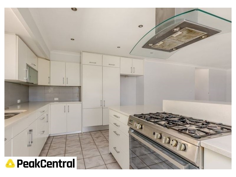 19 Seabrook Place, Success WA 6164