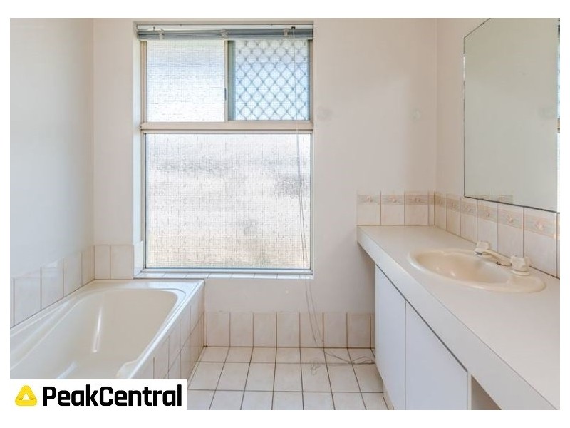 19 Seabrook Place, Success WA 6164