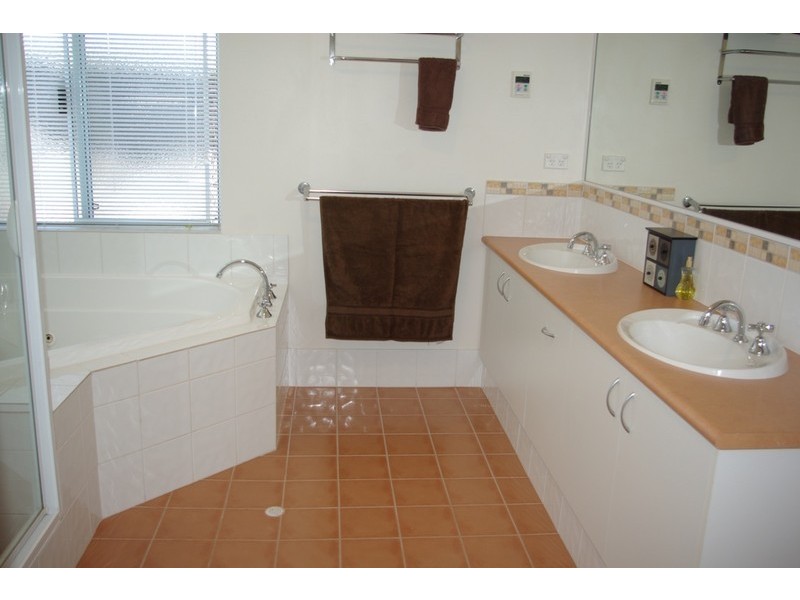 6 Kinship Way, Atwell WA 6164