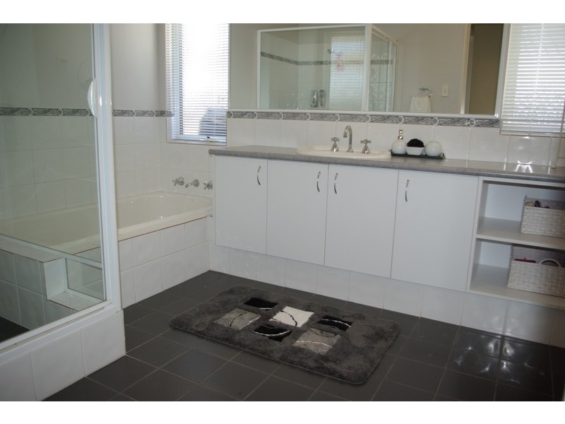 6 Kinship Way, Atwell WA 6164