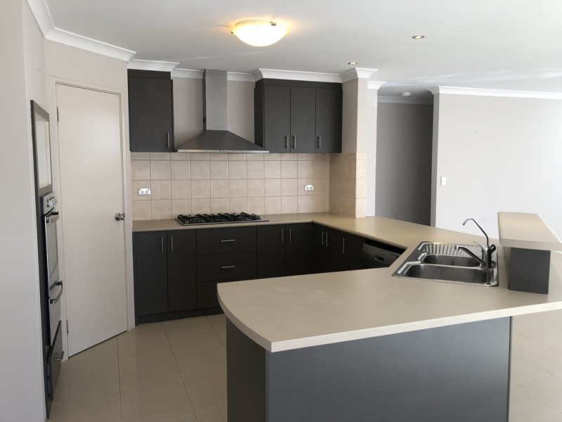 5 Rath Close, Byford WA 6122