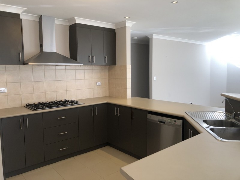 5 Rath Close, Byford WA 6122