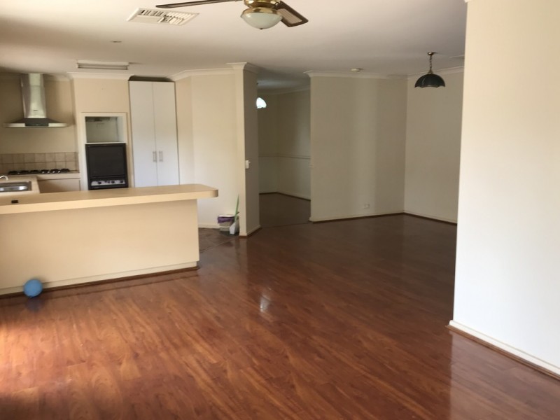 8 Ingvarson Way, Bibra Lake WA 6163