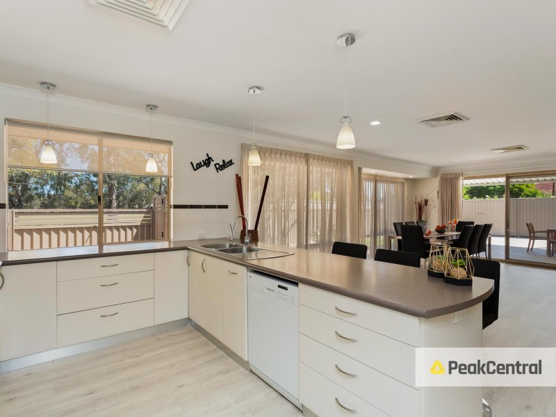 19 Ballard Mews, Success WA 6164