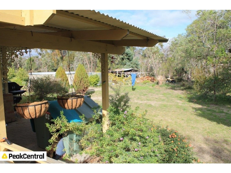 11 Sherwin Place, Wandi WA 6167