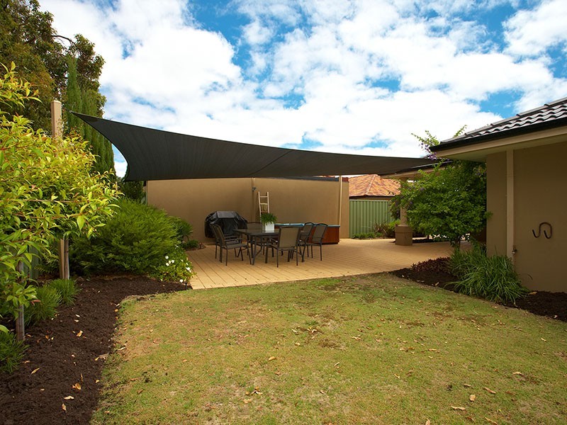 11 Waxberry Gardens, Canning Vale WA 6155