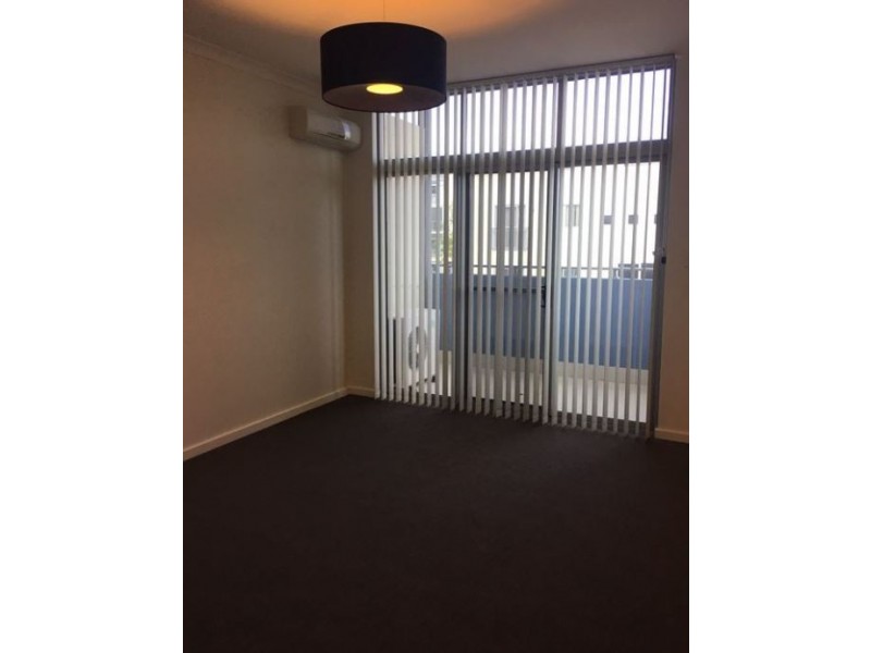 7/6 Ibera Way, Success WA 6164