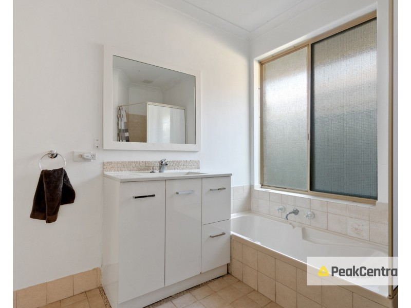 4 Tylee Cove, Atwell WA 6164