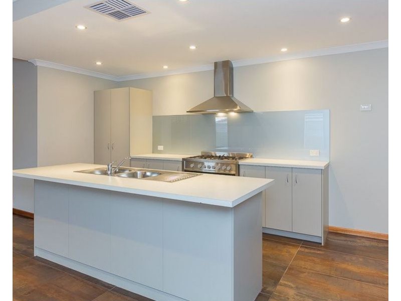 118 Beauchamp Loop, Wellard WA 6170