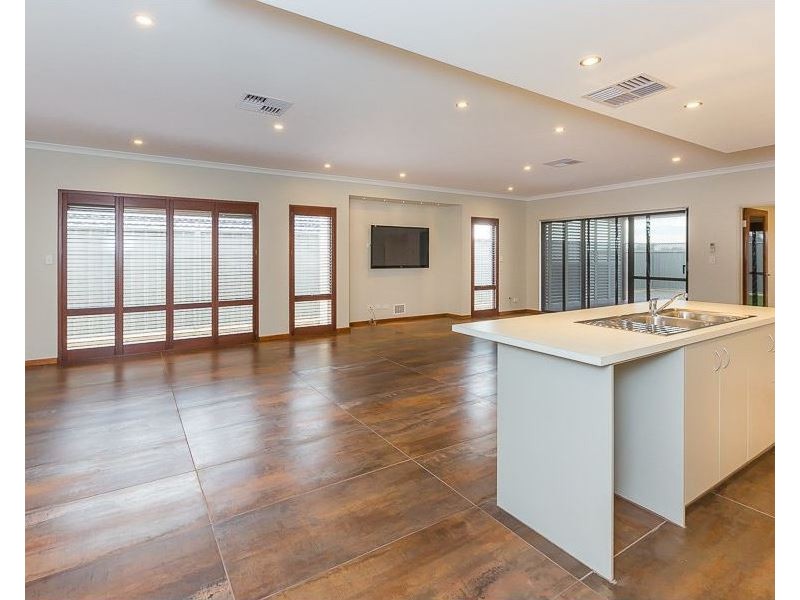 118 Beauchamp Loop, Wellard WA 6170