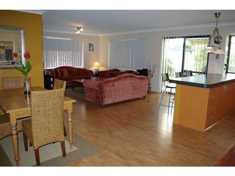24 Charm Way, Atwell WA 6164