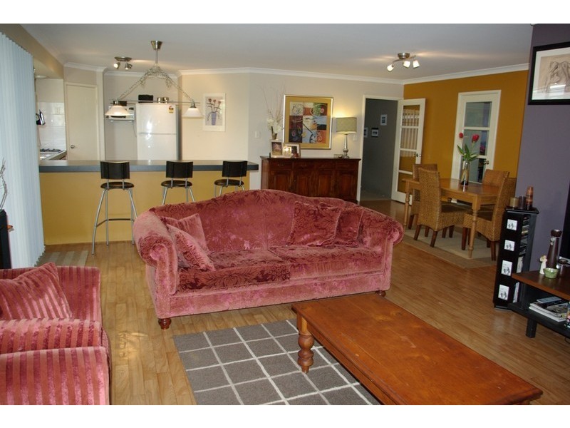 24 Charm Way, Atwell WA 6164