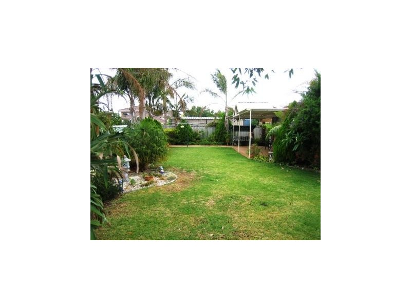 17a Anglesey Drive, Kardinya WA 6163