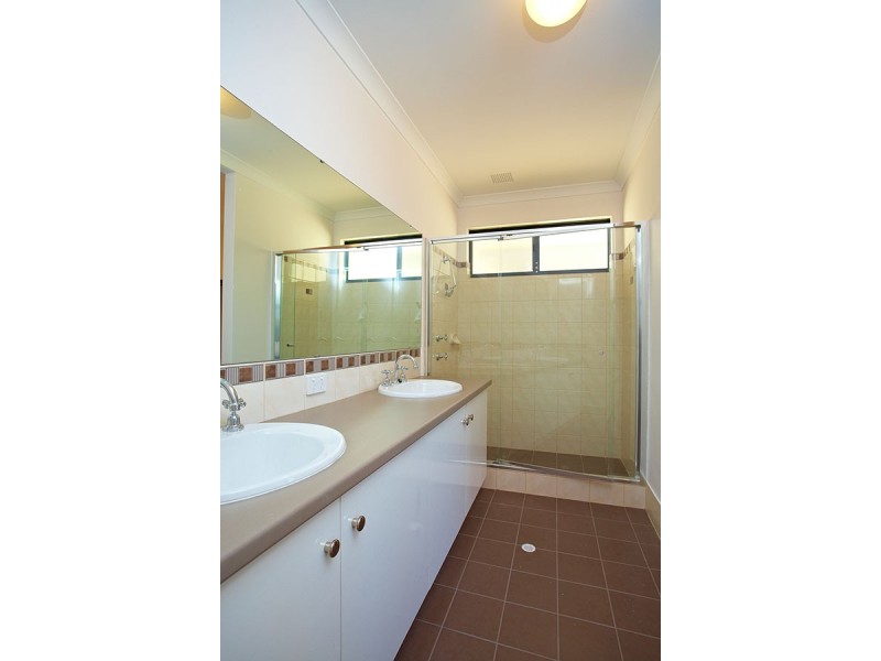 21 Wedgetail Crescent, Success WA 6164