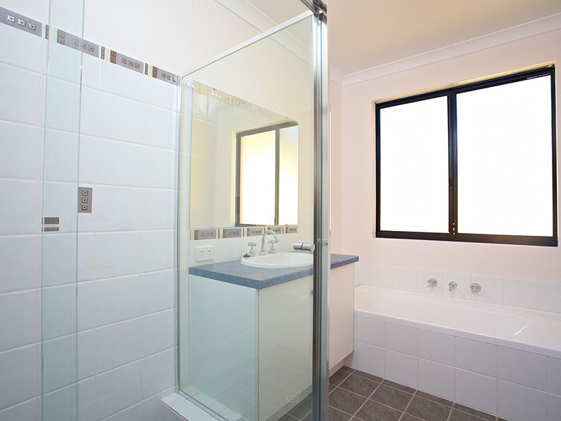 21 Wedgetail Crescent, Success WA 6164