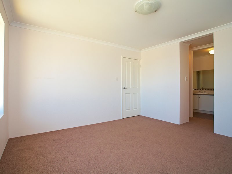 21 Wedgetail Crescent, Success WA 6164