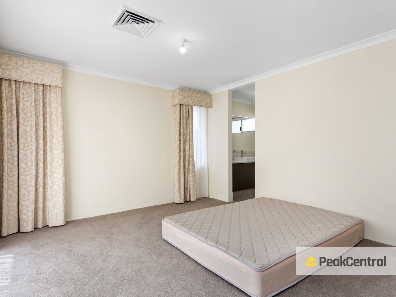 24 Escada Way, Piara Waters WA 6112