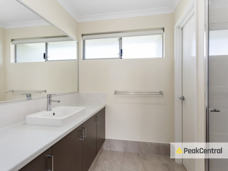 24 Escada Way, Piara Waters WA 6112