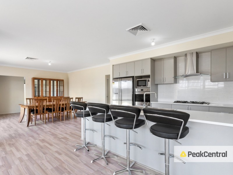 24 Escada Way, Piara Waters WA 6112