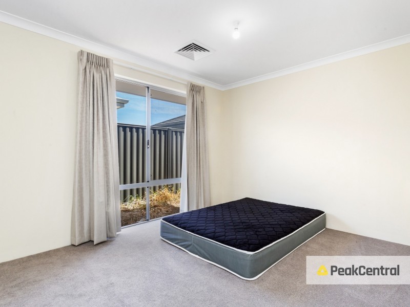24 Escada Way, Piara Waters WA 6112