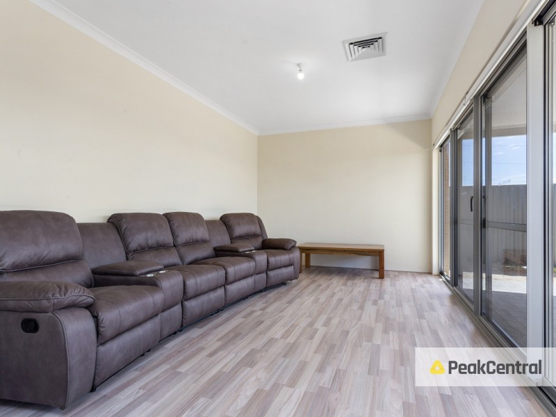 24 Escada Way, Piara Waters WA 6112