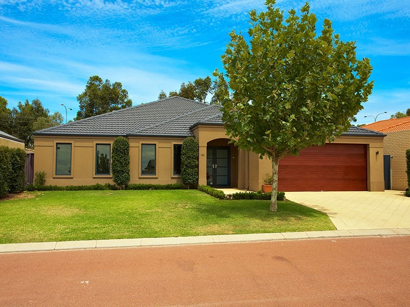 42 Pebble Bush Drive, Canning Vale WA 6155