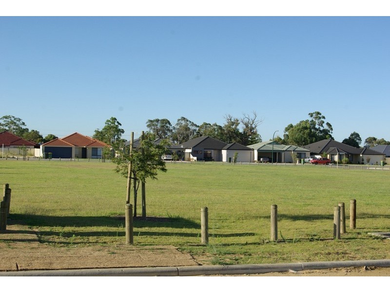 15 Leschenault Brace, Bertram WA 6167