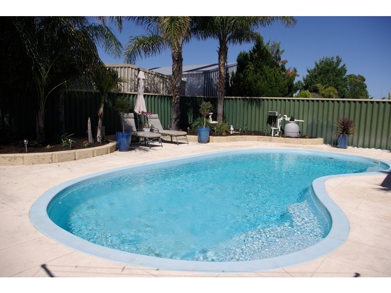 22 Carlhausen Close, Atwell WA 6164