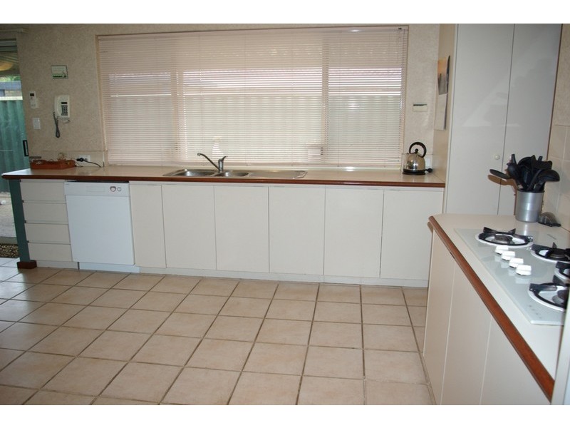 22 Carlhausen Close, Atwell WA 6164