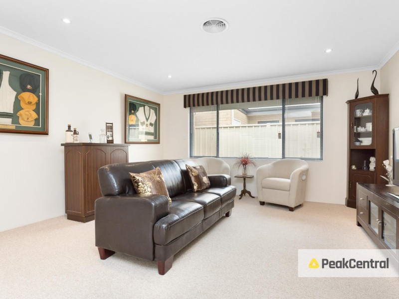 5 Correa Pass, Success WA 6164