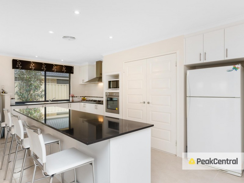 5 Correa Pass, Success WA 6164