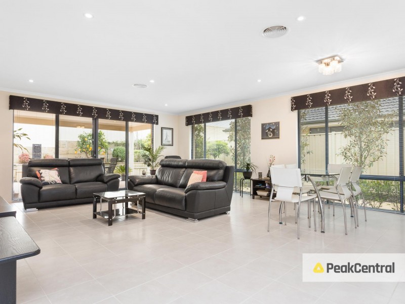 5 Correa Pass, Success WA 6164