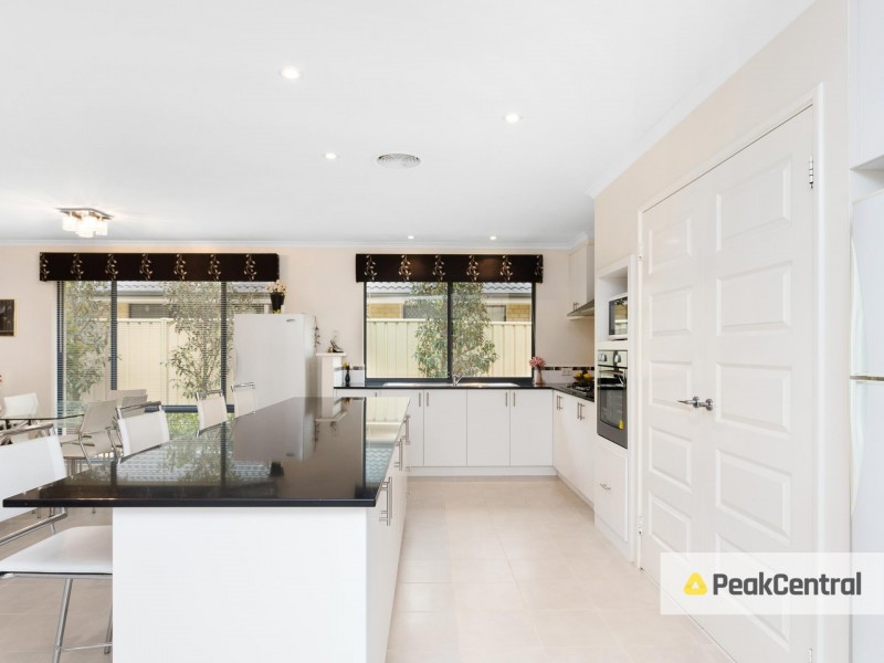 5 Correa Pass, Success WA 6164